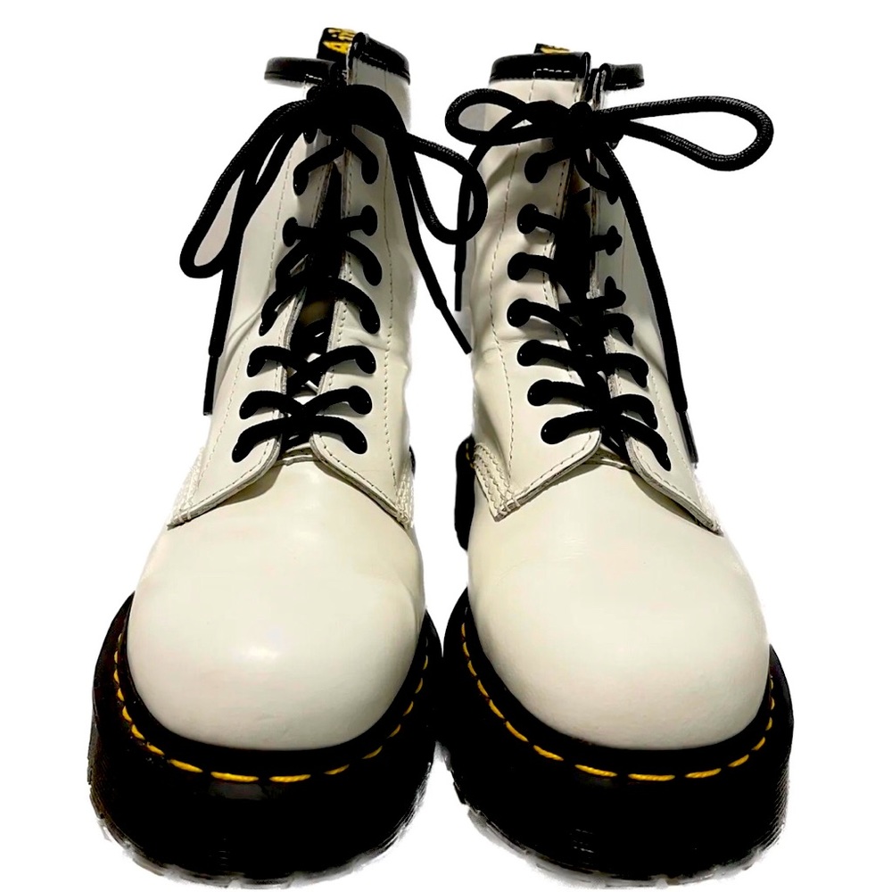 Dr Martens Women’s Air Wair Combat Boots - Picture 1 of 8